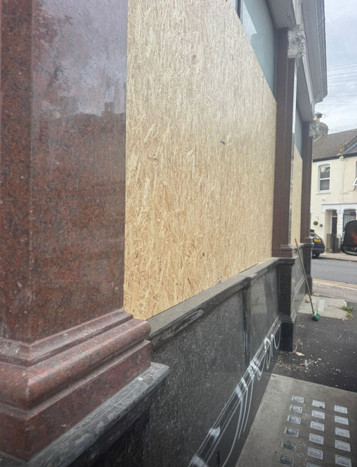 Glaziers Glazier - Glass and Glazing - Emergency Boarding up